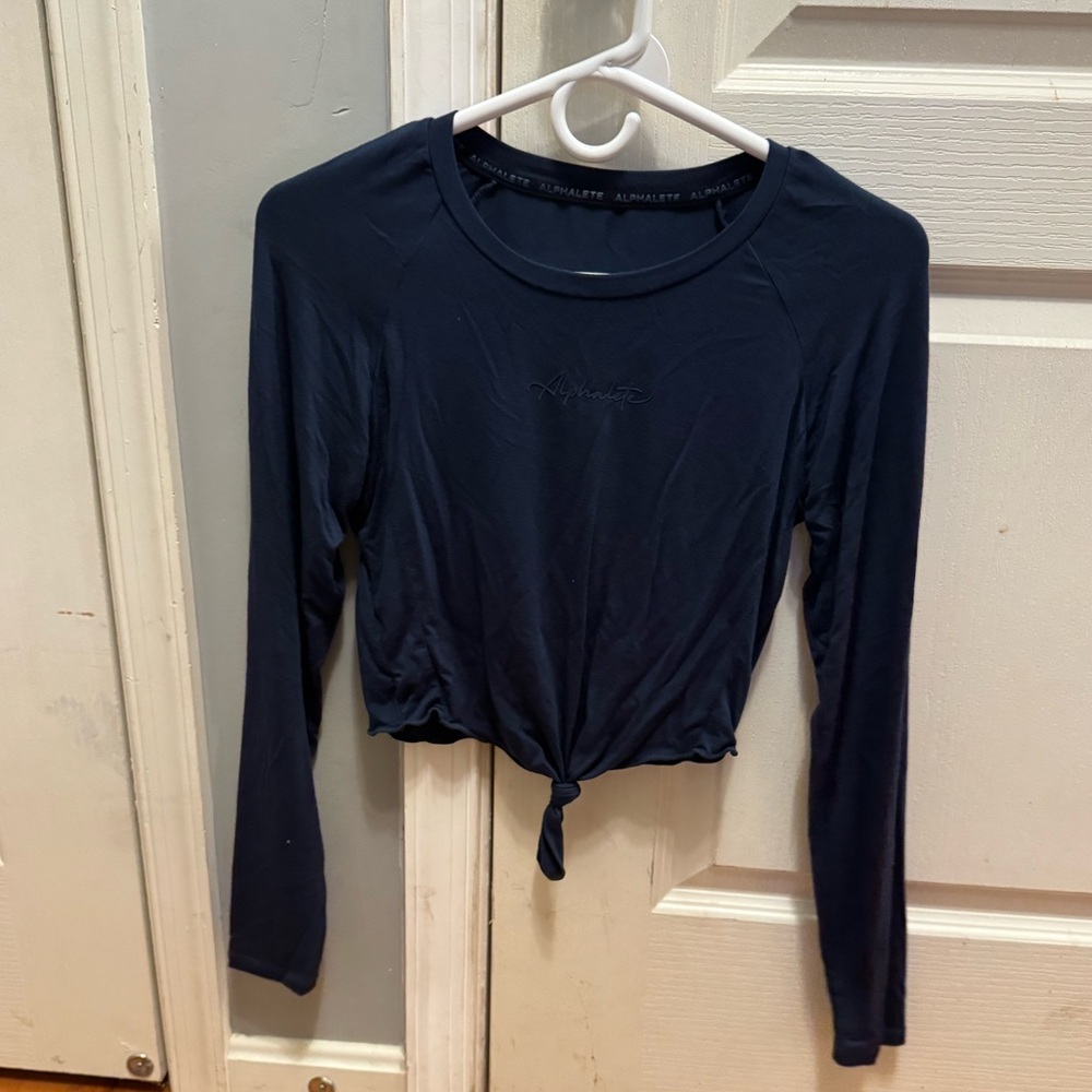 Alphalete Aspire Signature Tie Crop